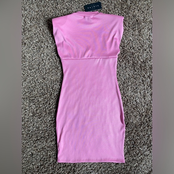 Pink dress - Picture 2 of 2